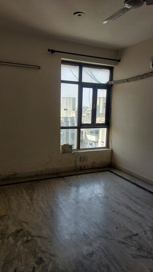 Room in 2 BHK Builder Floor at Sector 21 – for Rent