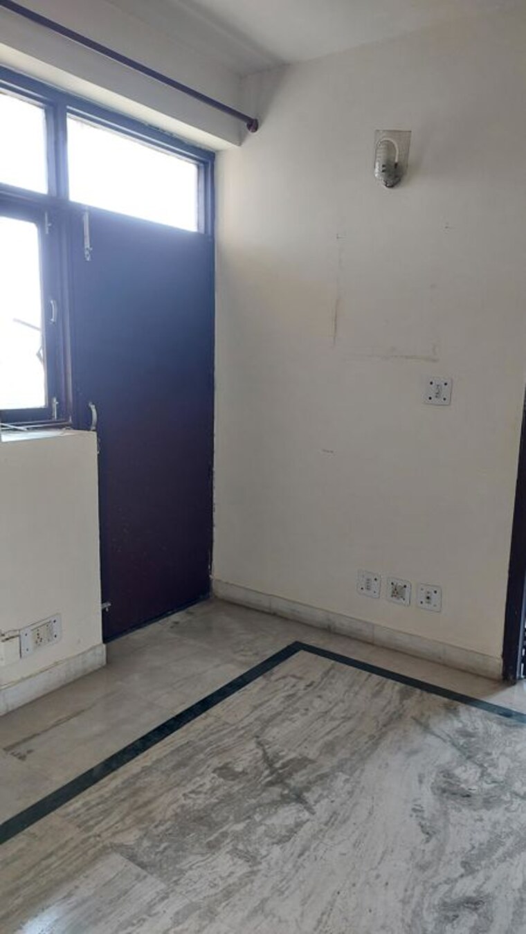 Room, sector 21 2 Bedroom 1550 Sq.Ft. Builder Floor In Sector 21 Gurgaon 10629671
