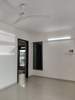 Room in 2 BHK Apartment at K Raheja Vistas, Powai – for Rent