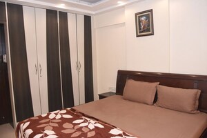 Bedroom in 2 BHK Apartment at Bandra West – for Rent