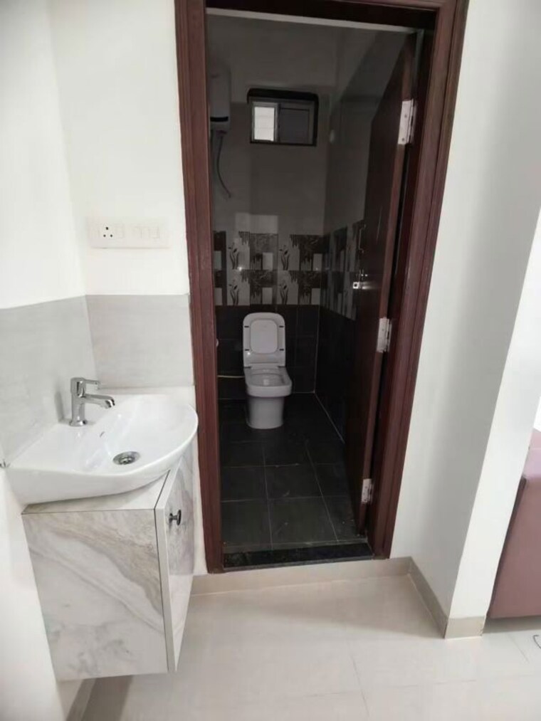 Bathroom, raghavendra-arcade 1 Bedroom 550 Sq.Ft. Apartment In Kondapur Hyderabad 10629743