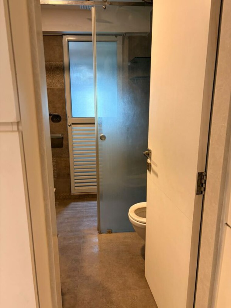 Bathroom, mahim west 3 Bedroom 1000 Sq.Ft. Apartment In Mahim West Mumbai 10629749