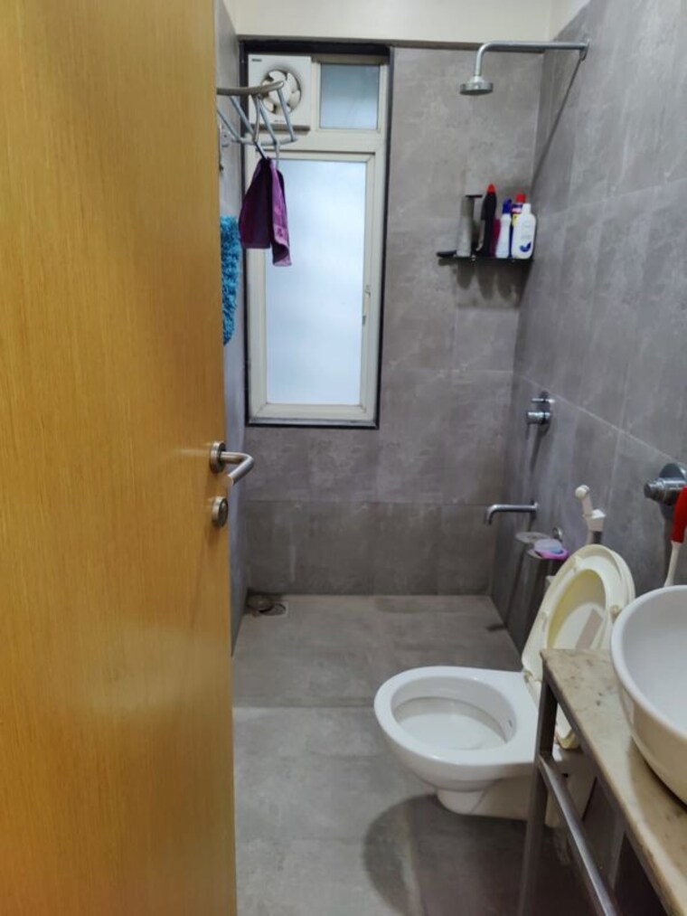 Bathroom, florida-river-bank 2 Bedroom 780 Sq.Ft. Apartment In Mundhwa Pune 10629744