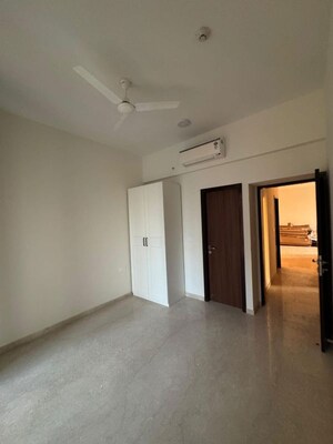 Room in 4 BHK Apartment at Piramal Mahalaxmi, Mahalaxmi – for Rent