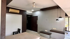 Bedroom in 3 BHK Apartment at Chembur – for Rent