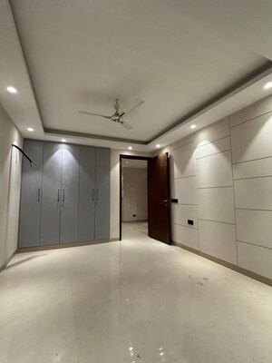 Room in 4 BHK Apartment at Freedom Fighters Enclave – for Rent