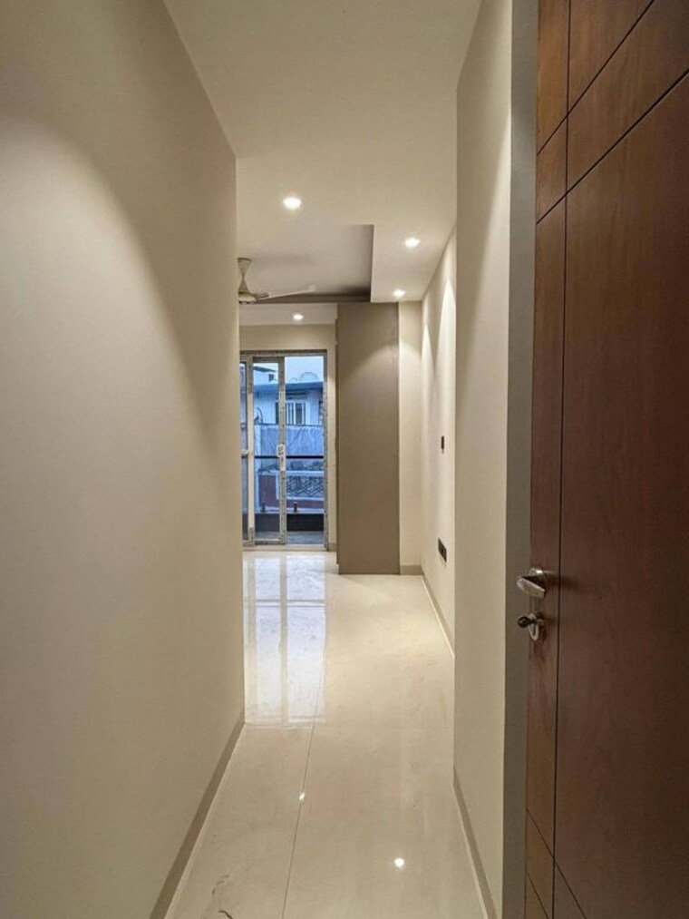 undefined, freedom fighters enclave 4 Bedroom 2500 Sq.Ft. Apartment In Freedom Fighters Enclave Delhi 10629796