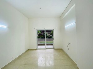 Room in 3.5 BHK Apartment at Paras Irene, Sector 70a – for Sale