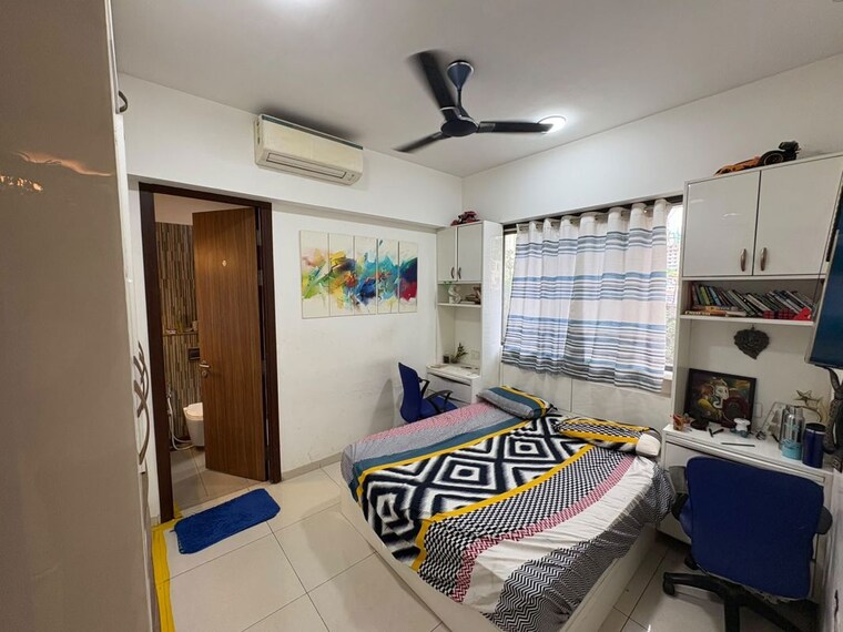 Team Area, shapoorji-pallonji-vicinia 3 Bedroom 1000 Sq.Ft. Apartment In Powai Mumbai 10629813