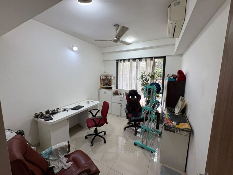 Team Area, shapoorji-pallonji-vicinia 3 Bedroom 1000 Sq.Ft. Apartment In Powai Mumbai 10629813