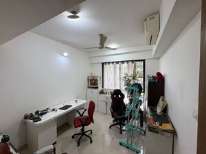Team Area in 3 BHK Apartment at Shapoorji Pallonji Vicinia, Powai – for Rent