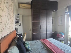 Bedroom in 3 BHK Apartment at Matunga – for Rent