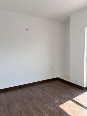 Room in 3 BHK Apartment at BPTP Park Elite Floors, Sector 85 – for Rent