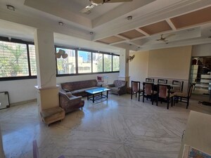 Parking in 2 BHK Apartment at Leo Eminence, Bandra East – for Rent