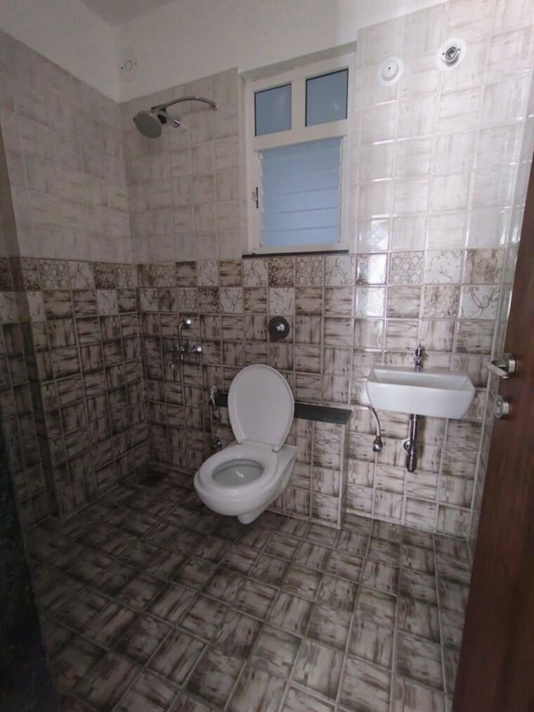 Bathroom, pristine-allure 2 Bedroom 780 Sq.Ft. Apartment In Kharadi Pune 10629806