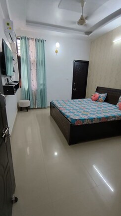 2 BHK Builder Floor For Sale in Dehrakhas