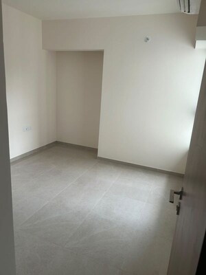 Room in 1 BHK Apartment at Piramal Vaikunth A Class Homes, Balkum Pada – for Rent