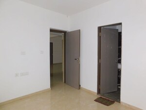 Room in 2 BHK Apartment at Sadguru Avenue, Dahisar East – for Rent