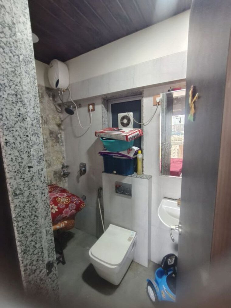 Washroom, naman-premier 1 Bedroom 580 Sq.Ft. Apartment In Andheri East Mumbai 10629927