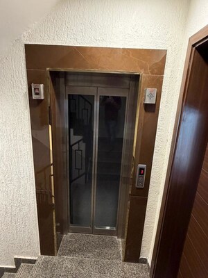 Building Lobby in 3 BHK Apartment at Raj One Good Earth, Sector 71 – for Rent