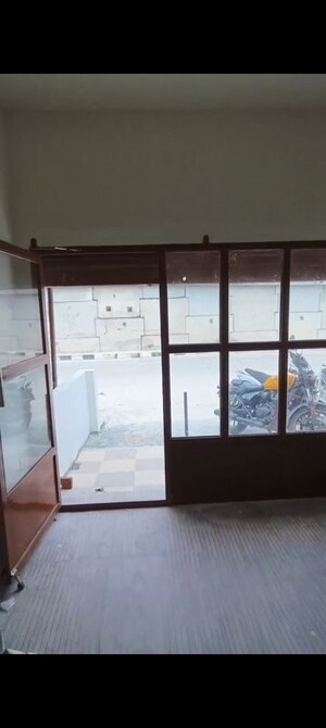  Shop For Rent in Mohkampur