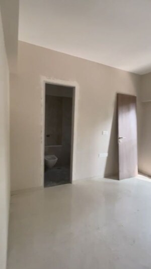 Bedroom in 2 BHK Apartment at Chembur – for Rent