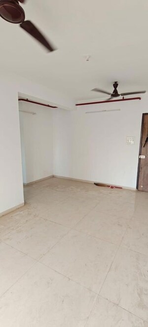 Room in 2 BHK Apartment at Avant Hillway, Goregaon East – for Rent