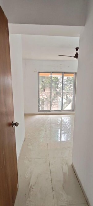 Room in 2 BHK Apartment at Avant Hillway, Goregaon East – for Rent