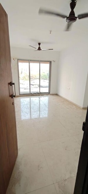Room in 2 BHK Apartment at Avant Hillway, Goregaon East – for Rent
