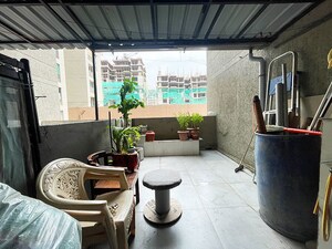 Team Area in 3 BHK Apartment at Gota – for Sale