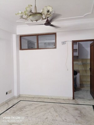Room in 1 BHK Builder Floor at Panchsheel Vihar – for Rent