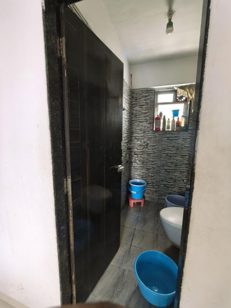 Bathroom, maple-heights-mumbai 2.5 Bedroom 875 Sq.Ft. Apartment In Malad East Mumbai 10630038