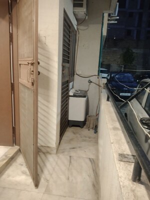 Team Area in 1.5 BHK Apartment at Sector 46 – for Rent