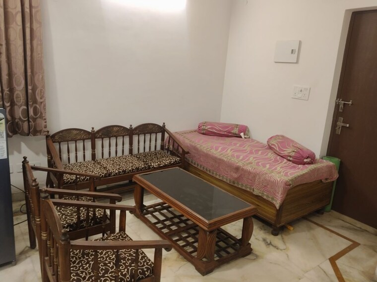 Living Room, sector 46 1.5 Bedroom 500 Sq.Ft. Apartment In Sector 46 Faridabad 10630029