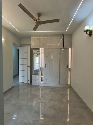 Room in 3 BHK Apartment at Signature Global City, Sector 37d – for Rent