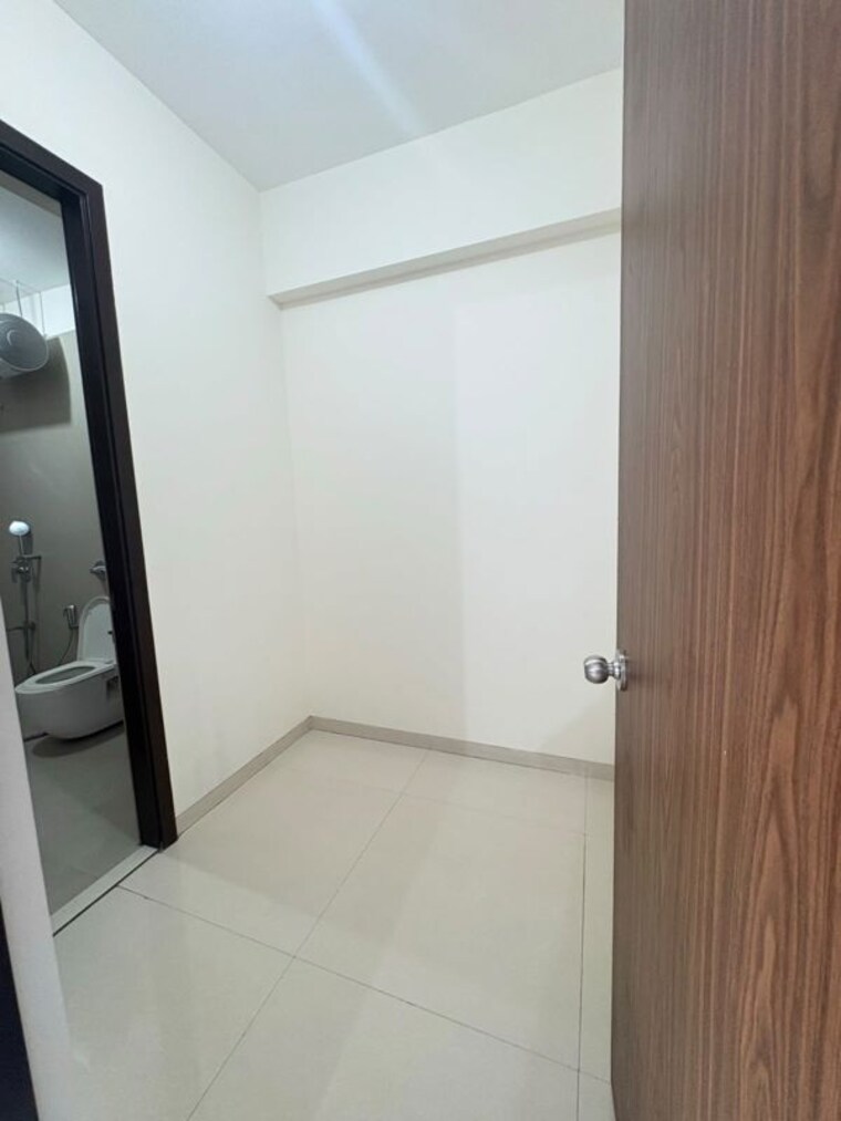Room, lodha-high-end 3 Bedroom 1250 Sq.Ft. Apartment In Kapur Bawdi Thane 10630046