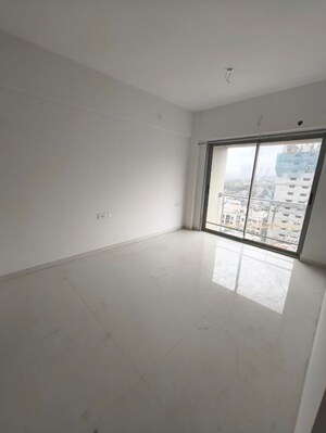 Room in 2 BHK Apartment at Dosti Mezzo 22, Sion East – for Rent
