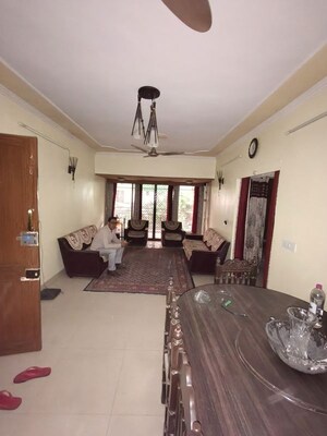 2 BHK Apartment For Rent in Arun Vihar Sector 37, Sector 37