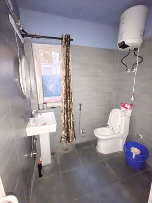 Bathroom in 2 BHK Apartment at Arun Vihar Sector 37, Sector 37 – for Rent