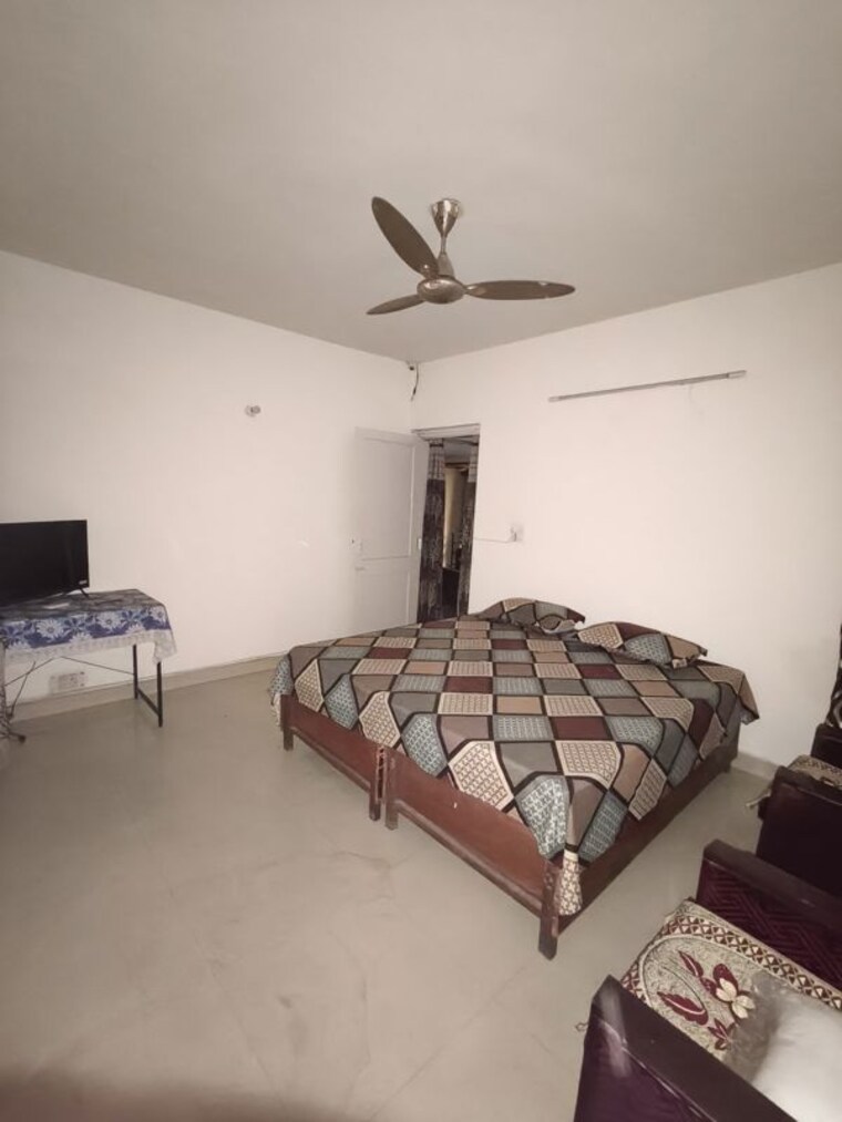 Bedroom, arun-vihar-sector-37 2 Bedroom 1100 Sq.Ft. Apartment In Sector 37 Noida 10630056