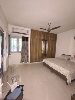 Living Room in 2 BHK Apartment at Arun Vihar Sector 37, Sector 37 – for Rent