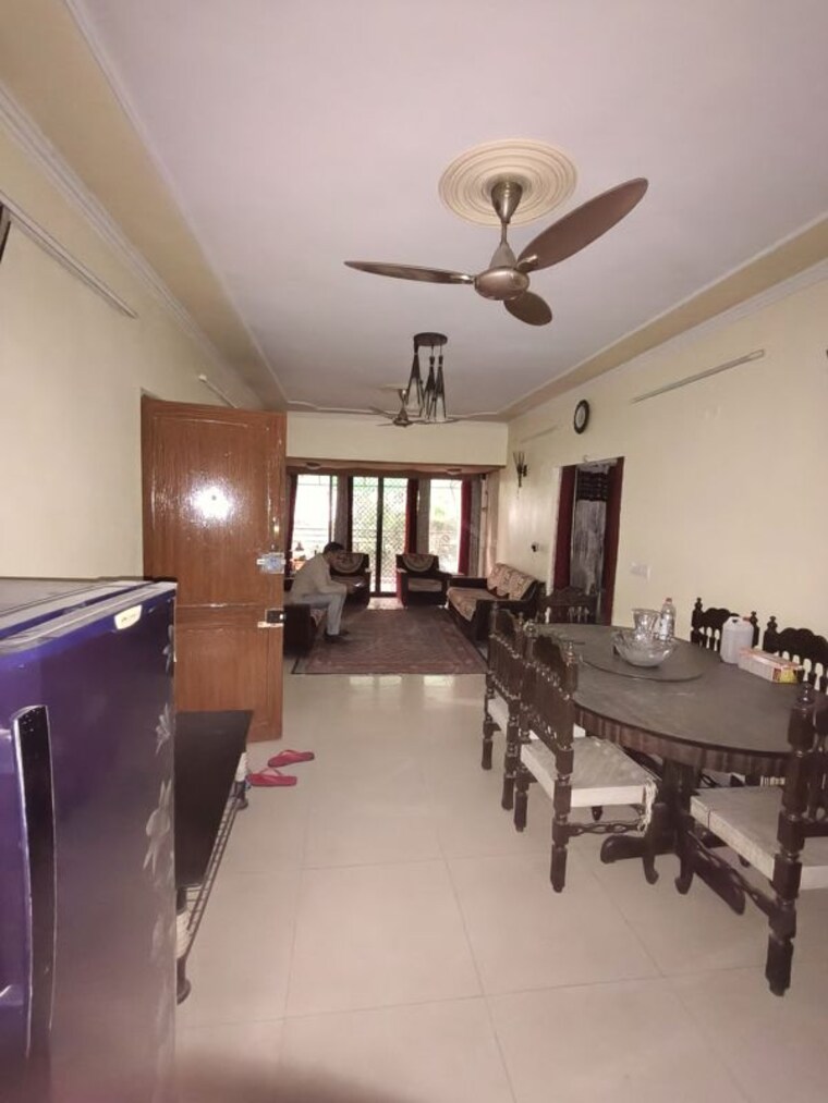 Team Area, arun-vihar-sector-37 2 Bedroom 1100 Sq.Ft. Apartment In Sector 37 Noida 10630056