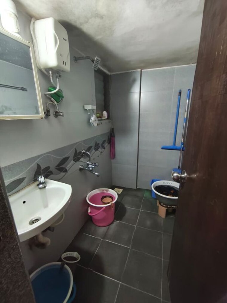 Bathroom, kothari-seven-eleven-residency 1 Bedroom 430 Sq.Ft. Apartment In Mira Road Thane 10630052