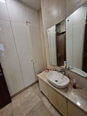 Bathroom in 3 BHK Builder Floor at BPTP Amstoria, Sector 102 – for Rent
