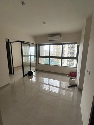 Room in 2 BHK Apartment at Piramal Vaikunth A Class Homes, Balkum Pada – for Rent