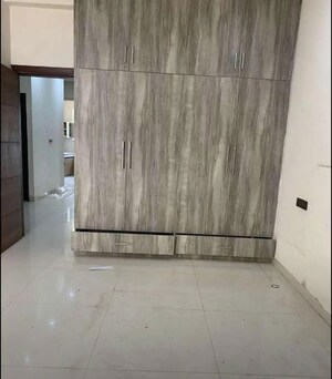 Room in 2 BHK Apartment at Vip Road – for Rent