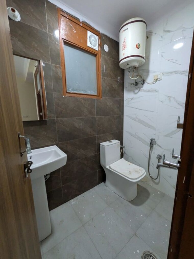 Bathroom, neb sarai 1 Bedroom 450 Sq.Ft. Builder Floor In Neb Sarai Delhi 10630128