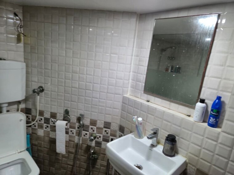 Bathroom, la-gardenia-chs-ltd 2 Bedroom 700 Sq.Ft. Apartment In Mira Road Thane 10630094