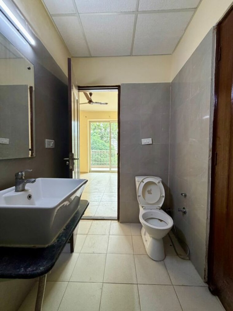 Bathroom, sushma-crescent 3 Bedroom 1650 Sq.Ft. Apartment In Dhakoli Zirakpur 10630136