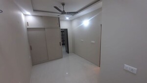 Room in 4 BHK Apartment at Sector 79 – for Rent